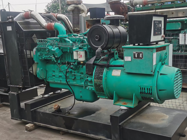 甘孜冬季低温环境下，500KW发电机组启动电瓶的容量需求具体会增加多少？